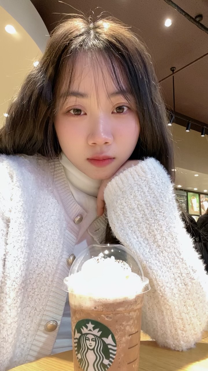 Những nụ cười vô thức 